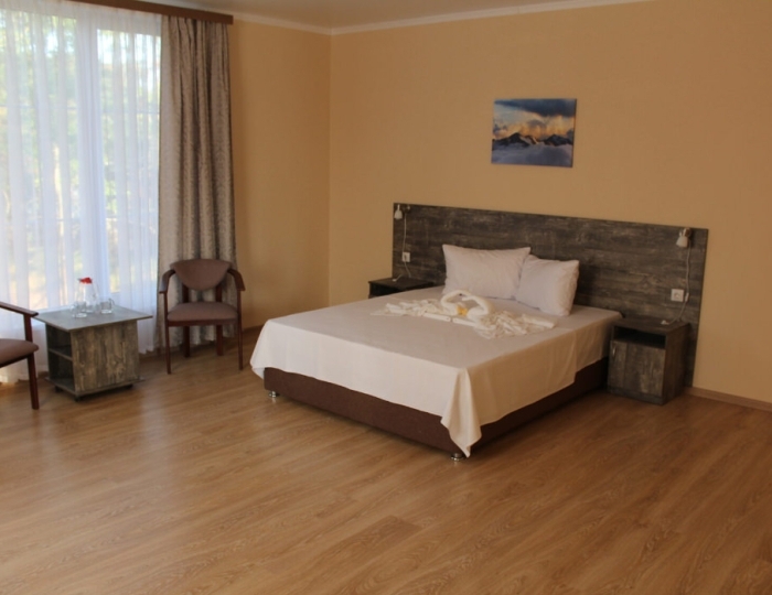 3-мест. (разм. в 4-мест.) 2-комн. семейн. улучш. - Гостиничный комплекс «Натали» Хыпста